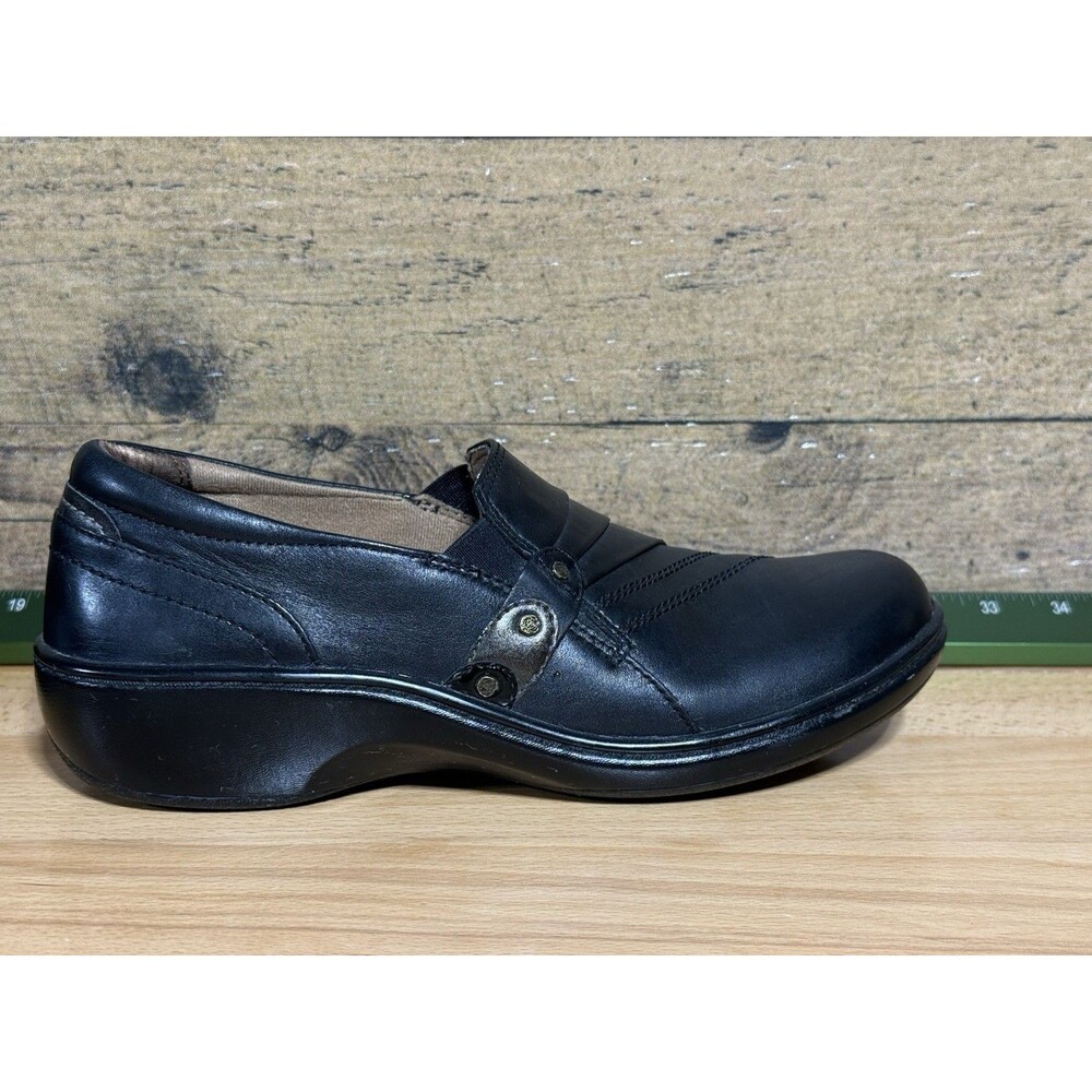 🔥ARAVON DANIELLE-AR AAG08BK Women's Size 9 2A Slip On Black Shoes Excellent - Picture 2 of 8